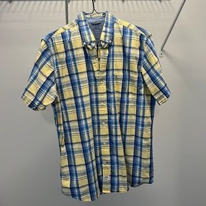 Men’s Izod Saltwater Short Sleeve Button Down Shirt